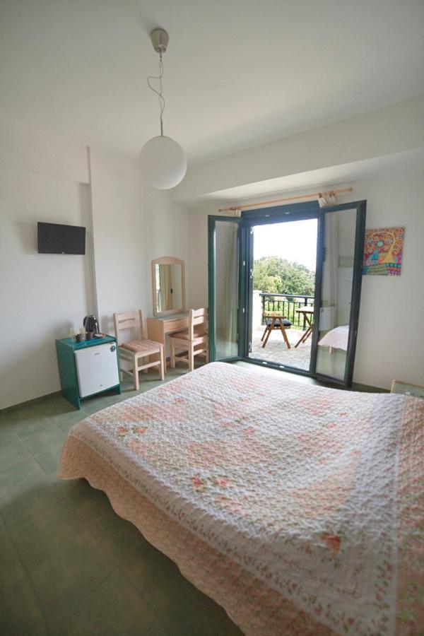 Eri Rooms To Let Raches  Ngoại thất bức ảnh