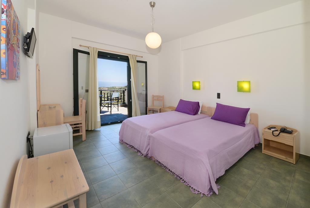 Eri Rooms To Let Raches  Phòng bức ảnh