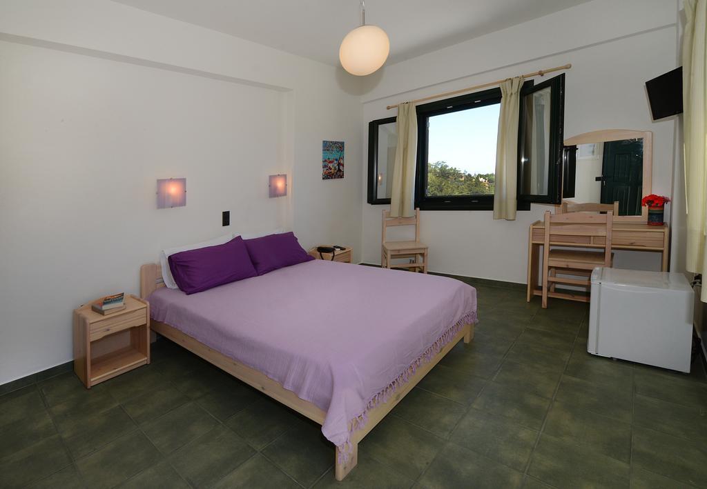 Eri Rooms To Let Raches  Phòng bức ảnh